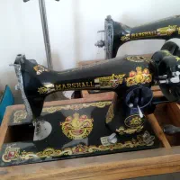 چرخ خیاطی قدیمی  ومیز تلویزیون تمیز وسالم