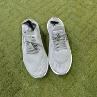 کفش کتانی سایز 43رنگ طوسی نو