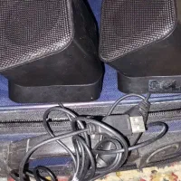 باند و اسپیکر لبتاب وکامپیوتر. دل