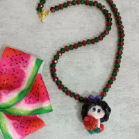 گردنبند مهره کریستالی و پلاک خمیری یلدایی