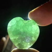 سنگ سبز شب نما