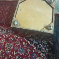 میز چوبی چرخدارسالم ومحکم رنگ قهوه ای تیره|مبلمان خانگی و میز عسلی|تهران, علم و صنعت|دیوار