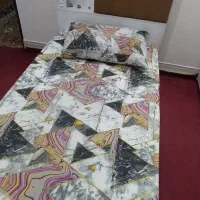 تخت یک نفره همراه با تشک