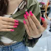 آموزش کاشت ناخن و خدمات کاشت ناخن