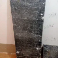 یک سنگ بزرگ اوپن وسه عدد کوچک