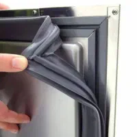 سرویس وتعمیرات یخچال های خانه ومغازه درب منزل