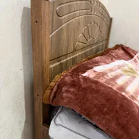 تخت یک‌ونیم‌نفره ۱۲۰×۲۰۰ با دو صفحه کف سالم|تخت و سرویس خواب|اهواز, پادادشهر|دیوار