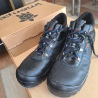 کفش کار ایمنی در حد نو سایز ۴۲ تمیز