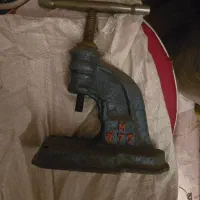دستگاه دکمه زن
