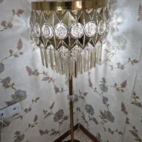 کنار سالنی طلایی رنگ ثابت|چراغ خواب و آباژور|قرچک, زیبا شهر|دیوار