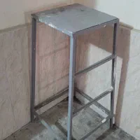 چهارپایه فلزی