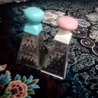 ۲شیشه ترشی و ۲عدد رنده