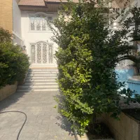 خدمتکار اقا  ایرانی حداقل ۶۰ سال فقط جمعه ها