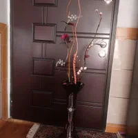 گلدان شیشه ای نو وسالم|گل مصنوعی|کرمان, |دیوار