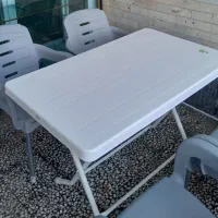 میز و چهار عدد صندلی شیک و با دوام