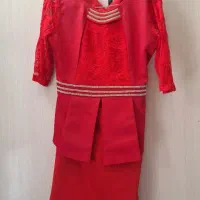 مقداری لباس در حد نو