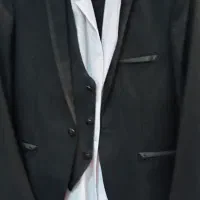 کت و شلوار و جلیقه و پیراهن