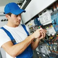 نیازمند مهندس برق