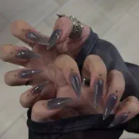 مدل لیفت مژه، بافت و ناخن برای تولید محتوا