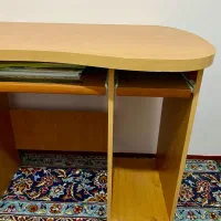 میز کامپیوتر و تحریر به همراه صندلی چرخدار گردان|میز تحریر و کامپیوتر|تربتحیدریه, بوستان باغ ملی|دیوار