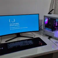 کیس گیمینگ به روز با وسایل و مانیتور RTX 5070