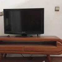 تلویزیون و میز درحد صفر