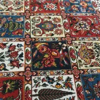 قالیچه دستبافت به صورت کاملاً دستی در محیط خانه|فرش|سامان, |دیوار