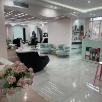 نظافتچی خانم برای سالن زیبایی