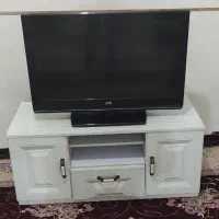 میز و تلویزیون
