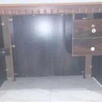 میز تحریر بسیار تمیز و بزرگ