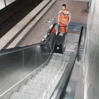 دستگاه شستشوی ‌پله برقی