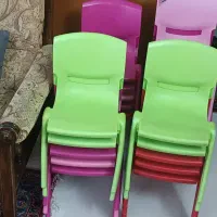 تعداد ۲۲ عدد صندلی  و ۱۱ عدد میز|اسباب و اثاث بچه|سمنان, |دیوار