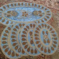 .رومیزی عسلی یا میز جلوی مبل
