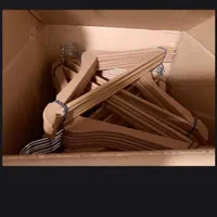 چوبکار طرح چوب چوب لباسی رنگ کرم و مشکی|بندرخت و رخت‌آویز|تهران, نازی‌آباد|دیوار