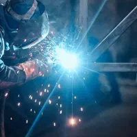 حسابدار /نیروی فنی /برق صنعتی/ وجوشکار حرفه ای