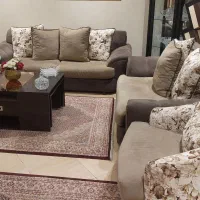 مبلمان ۷ نفره و نهارخوری ۸ نفره خیلی تمیز و سالم|مبلمان خانگی و میز عسلی|رشت, چله خانه|دیوار