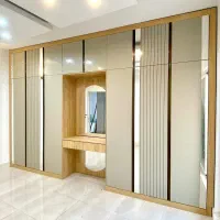 کمد دیواری و کابینت  های گلاس شهر ما