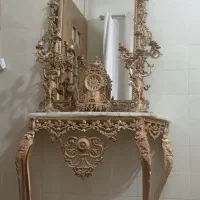 آینه و شمعدان فلزی