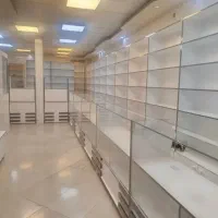 دکور داروخانه ای ویترین قفسه رگالی چوب و فلز قوطی