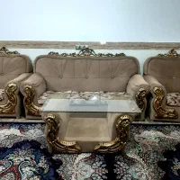 مبل راحتی ۷ نفره همراه میز عسلی