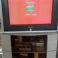 تلویزیون و میز تلویزیون