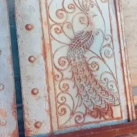 یک دردروازه ویلایی درجه که تقریباً ۲ متر ۶۰ سانتی