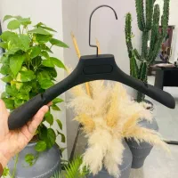 تیله ای مانکن رگال چوبکار آویز چوب کار لباس رختی|بندرخت و رختآویز|تهران, قلهک|دیوار
