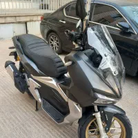 موتور کویر Agv مشکی رینگ طلایی