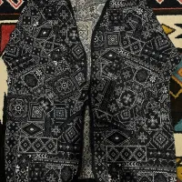 کت و هودی کلاهدار