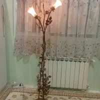 آباژور  ایستاده  لاله ای