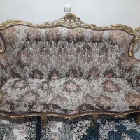مبل سلطنتی  نه نفره چوب راش همراه بامیز عسلی
