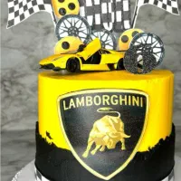 کارگر خانم کار در کارگاه قنادی