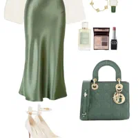 فروشنده خانم جهت پوشاک زنانه