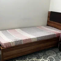 تخت خواب یک نفره و میزارایش|تخت و سرویس خواب|اصفهان, آبشار|دیوار